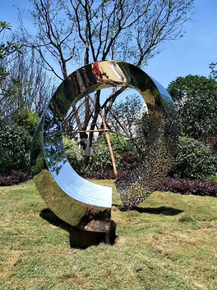 園林景觀(guān)小品鏡面創(chuàng)意半圓不銹鋼雕塑定制